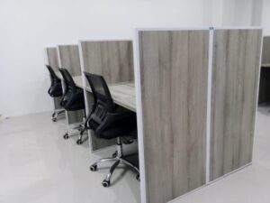 Custom-Meja-Kantor-Partisi