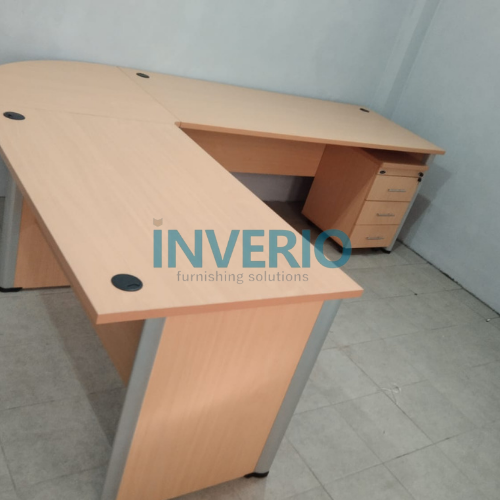 Meja Kantor Model Sudut L